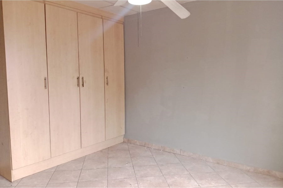 To Let 2 Bedroom Property for Rent in Oos Einde North West